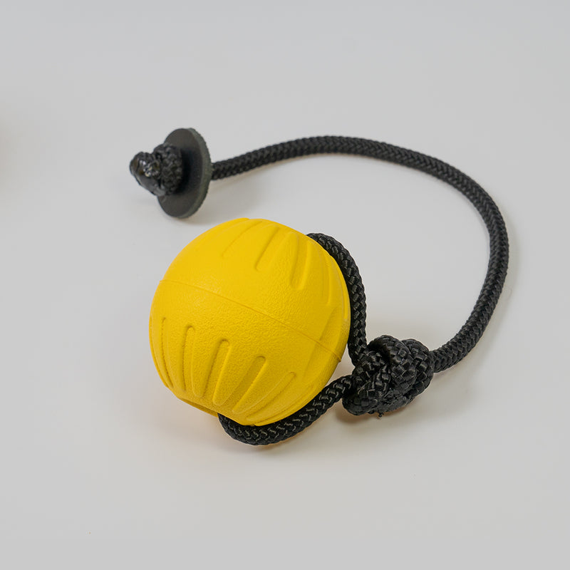 SuperFoam Ball, gelb, mit Schnur und Lederstop FRABO