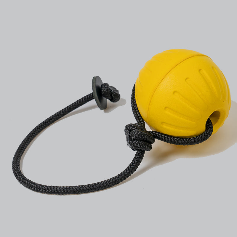 SuperFoam Ball, gelb, mit Schnur und Lederstop FRABO