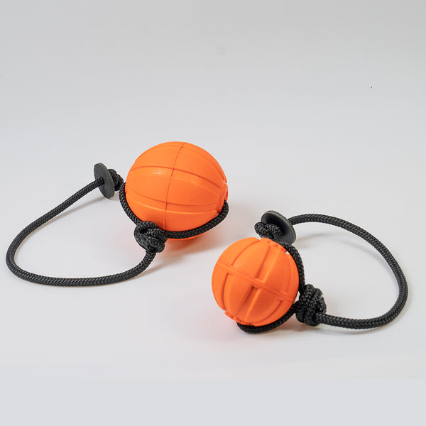 SuperFoam Ball, orange, mit Schnur und Lederstop FRABO
